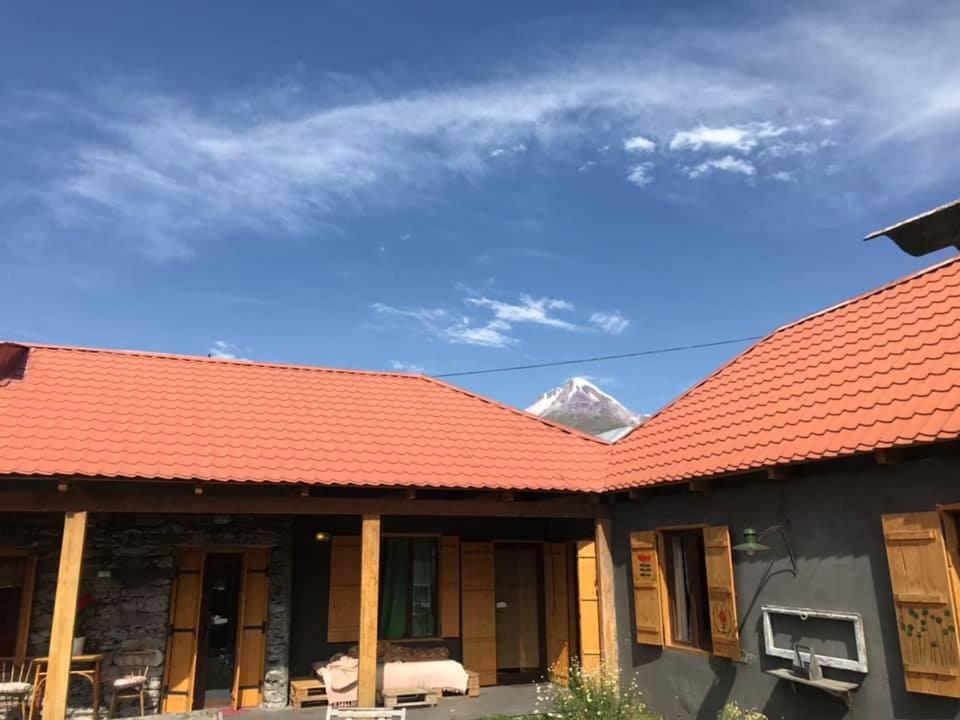 Отель Sno House In Kazbeg Экстерьер фото